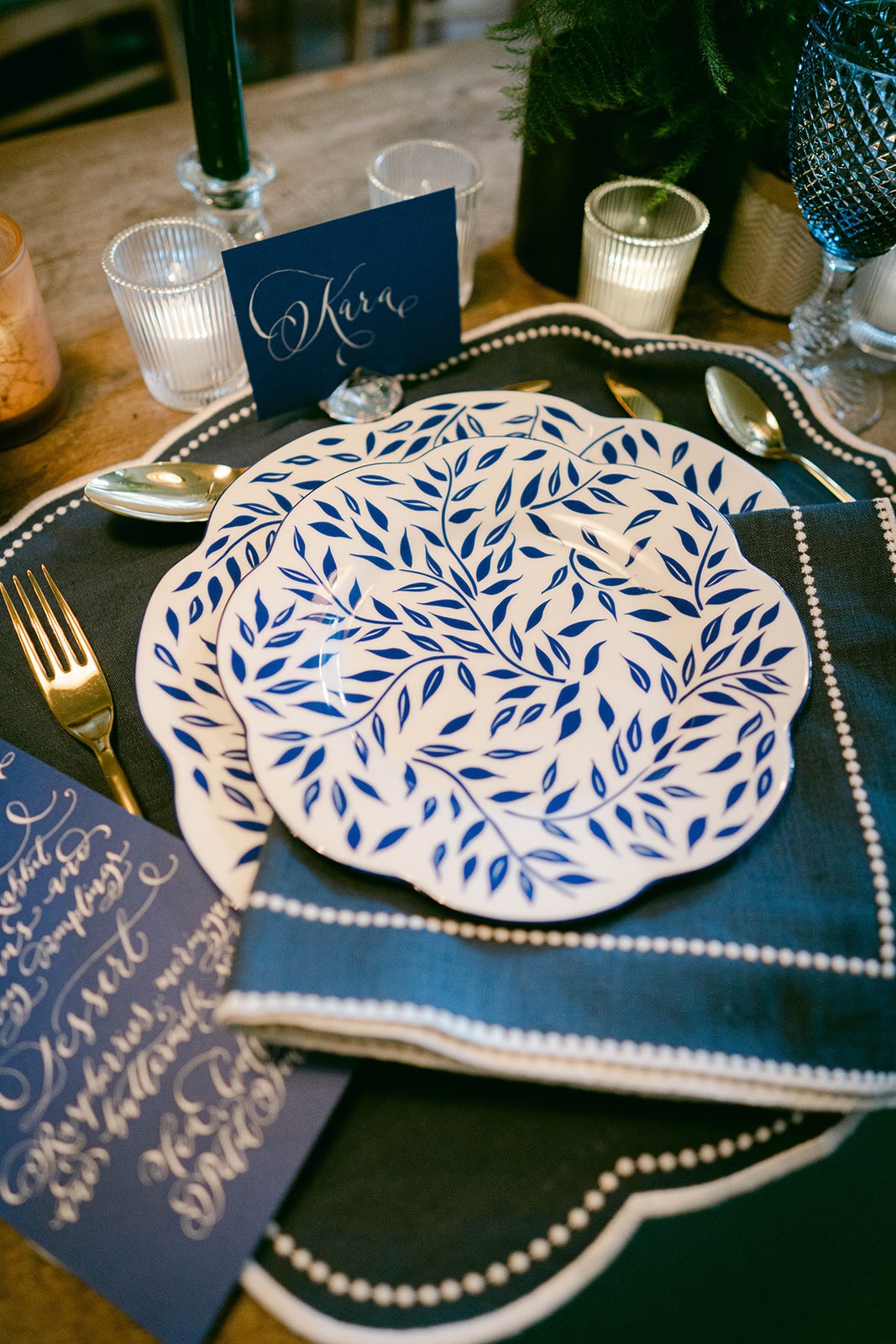 leaf-pattern-plate-place-setting